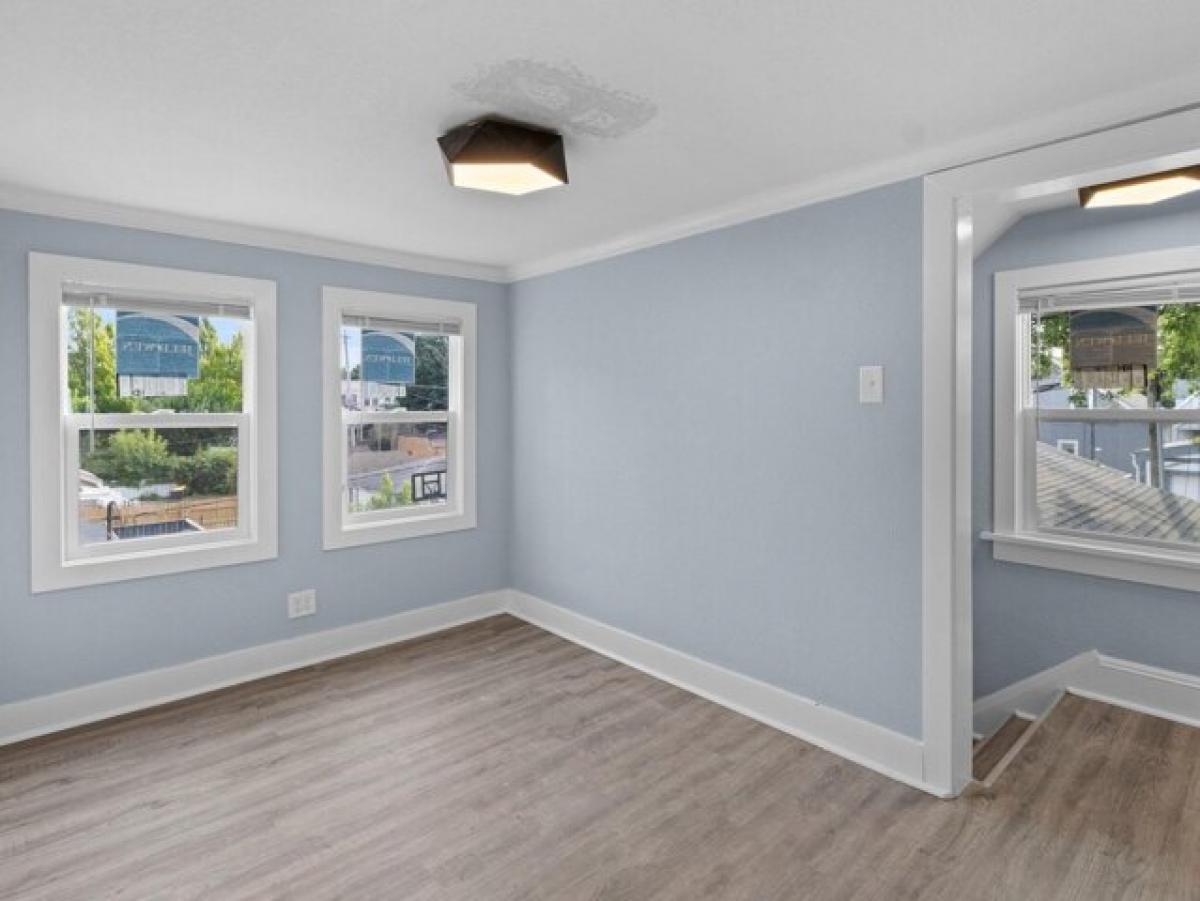 Picture of Home For Sale in West Allis, Wisconsin, United States