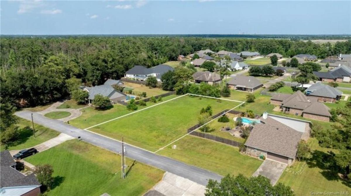 Picture of Residential Land For Sale in Sulphur, Louisiana, United States