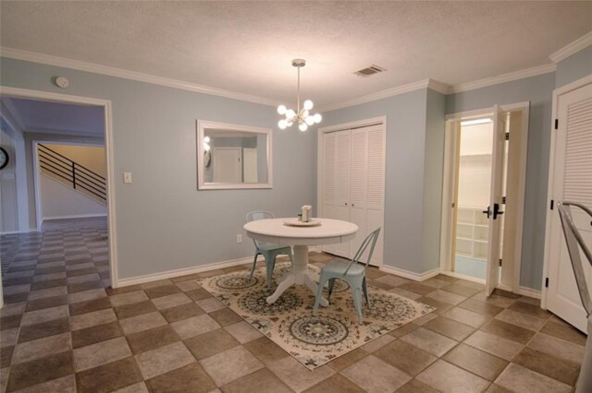 Picture of Home For Sale in Weimar, Texas, United States