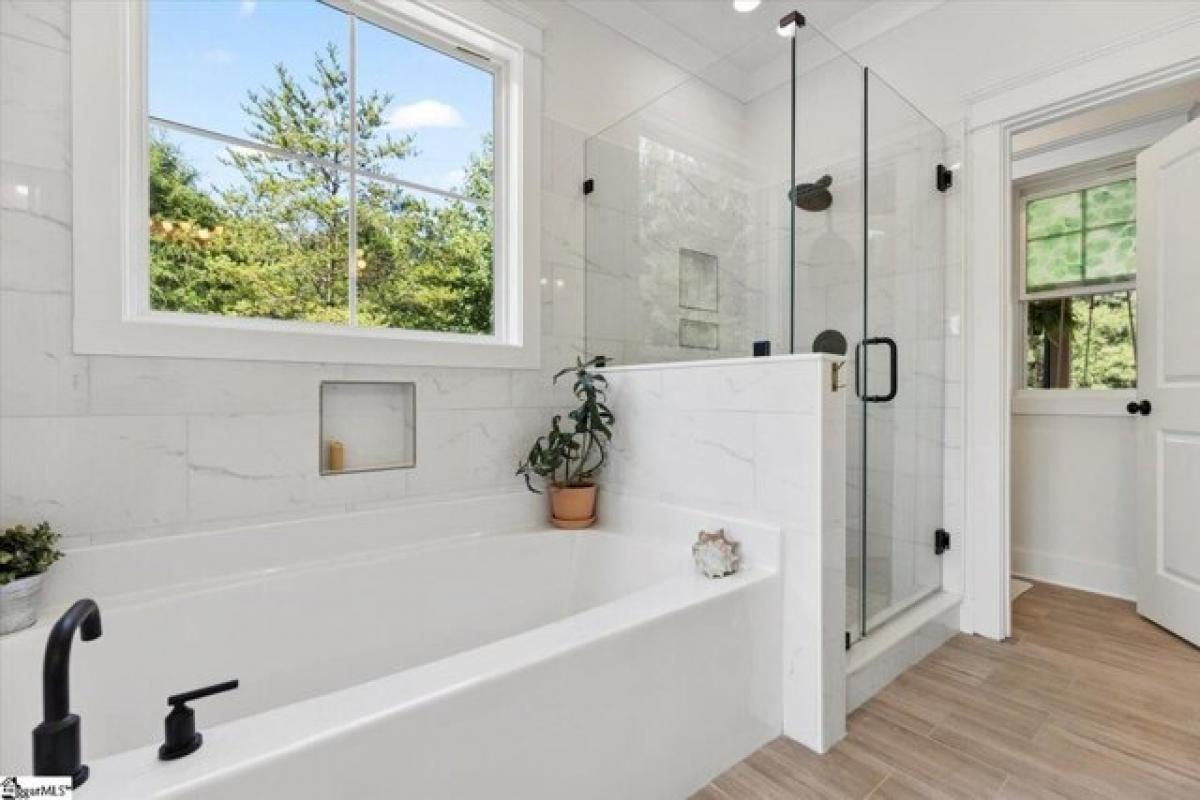 Picture of Home For Sale in Honea Path, South Carolina, United States