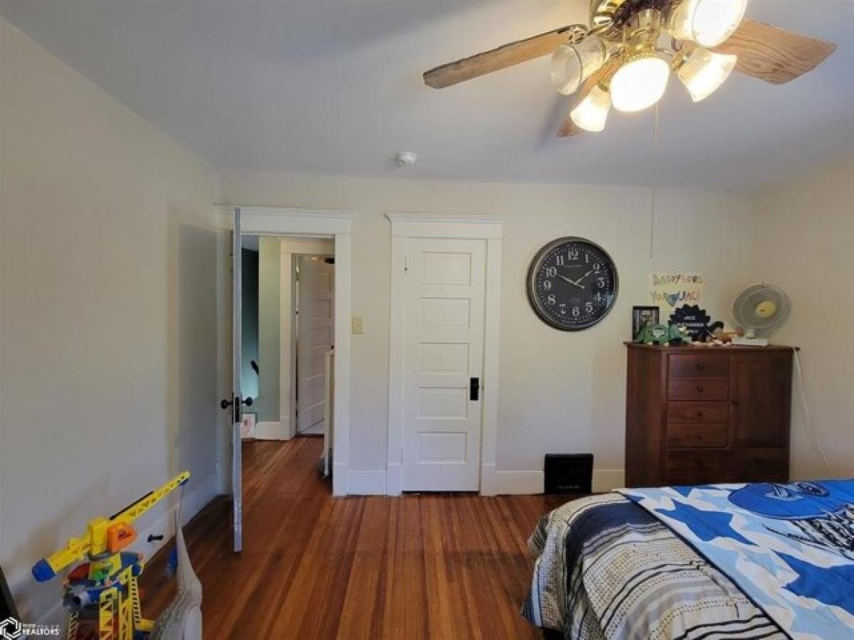 Picture of Home For Sale in Red Oak, Iowa, United States