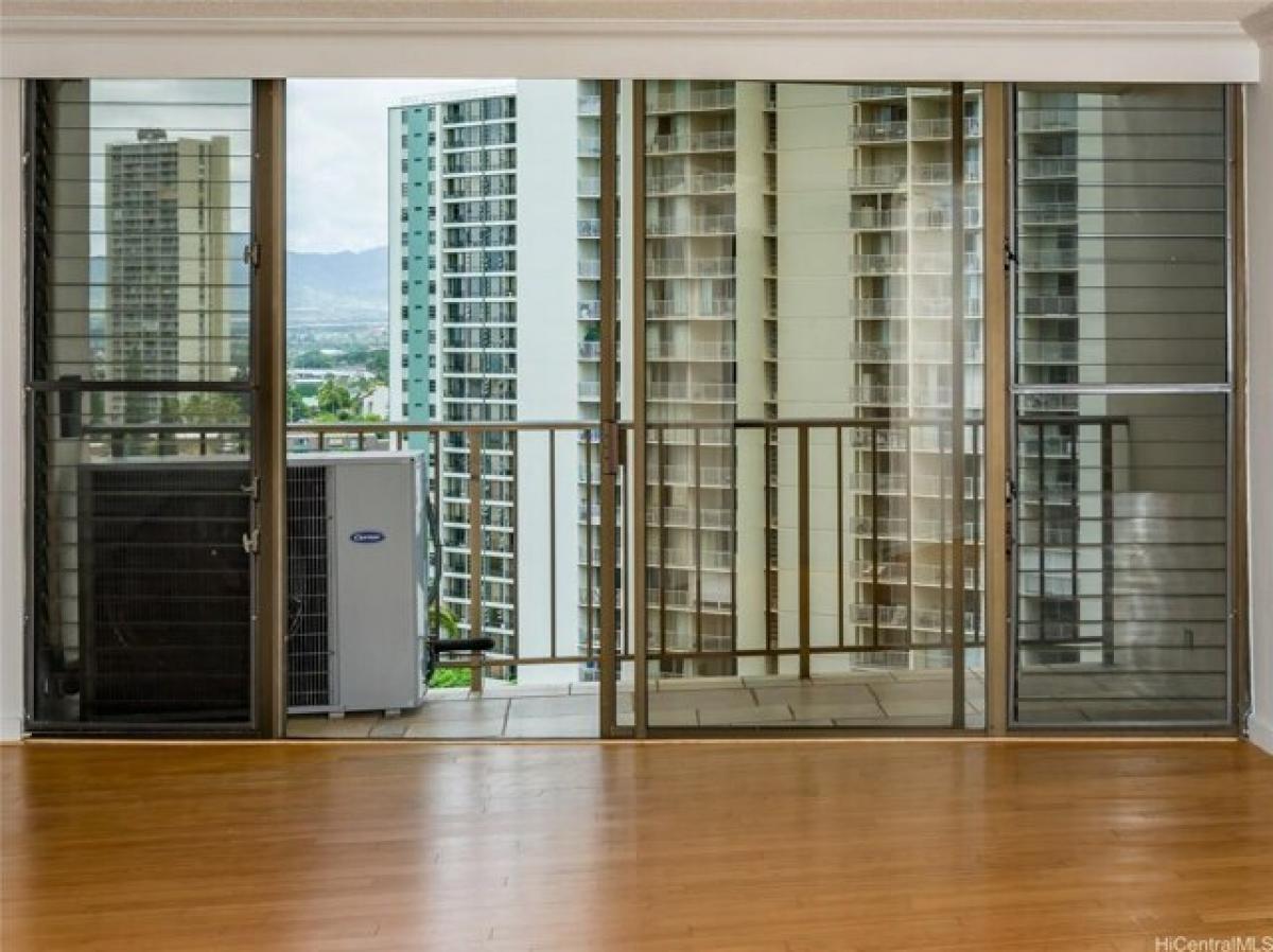 Picture of Home For Sale in Aiea, Hawaii, United States