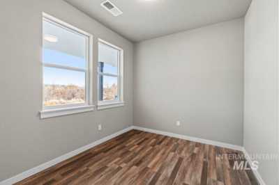 Home For Sale in Mountain Home, Idaho