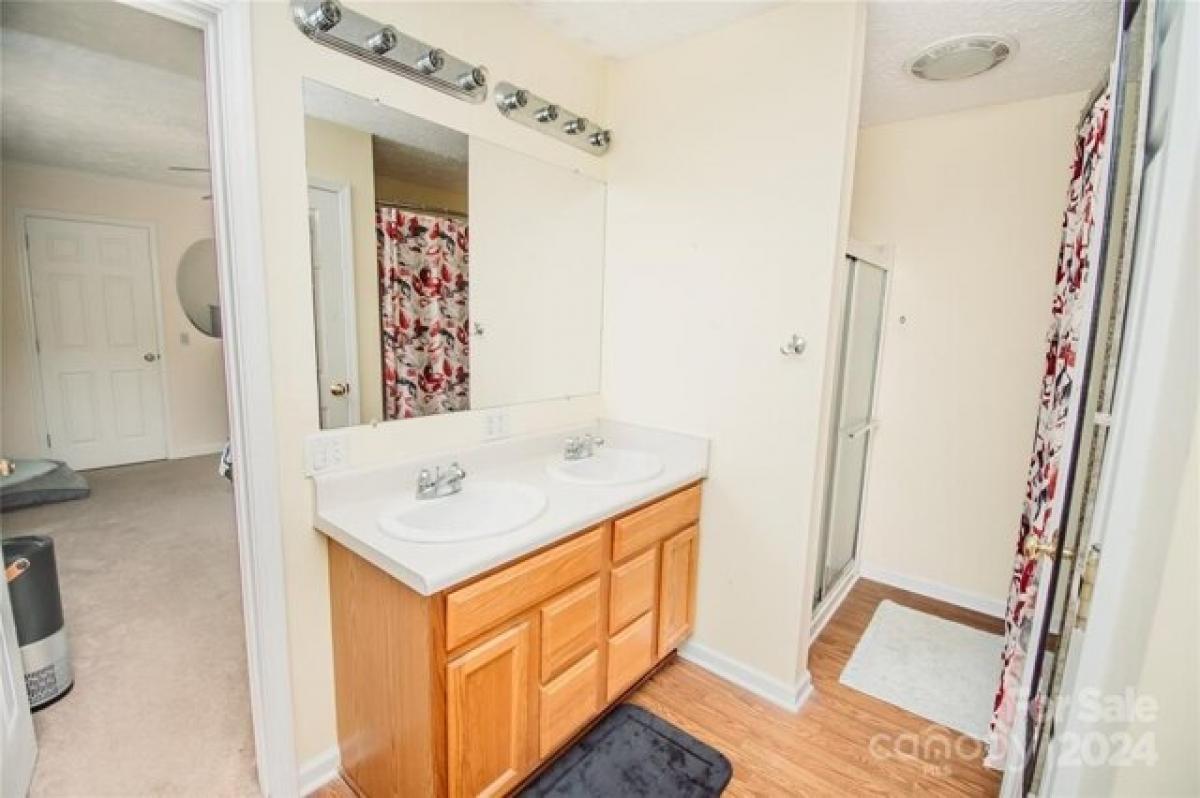 Picture of Home For Sale in Lincolnton, North Carolina, United States