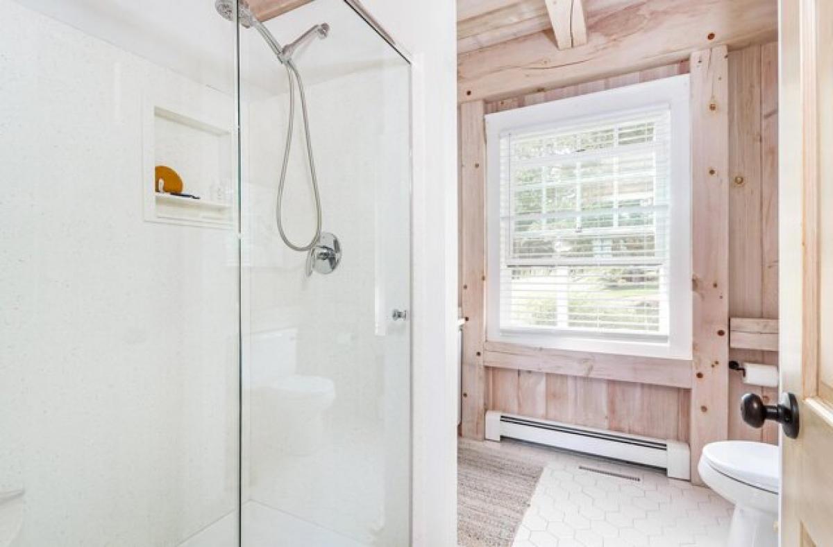 Picture of Home For Sale in West Barnstable, Massachusetts, United States