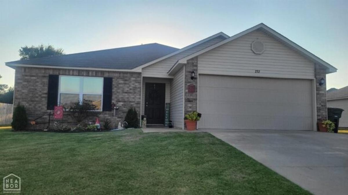 Picture of Home For Sale in Brookland, Arkansas, United States