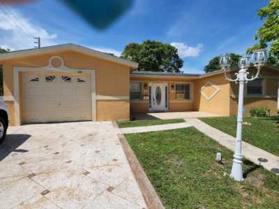 Home For Sale in Lauderdale Lakes, Florida