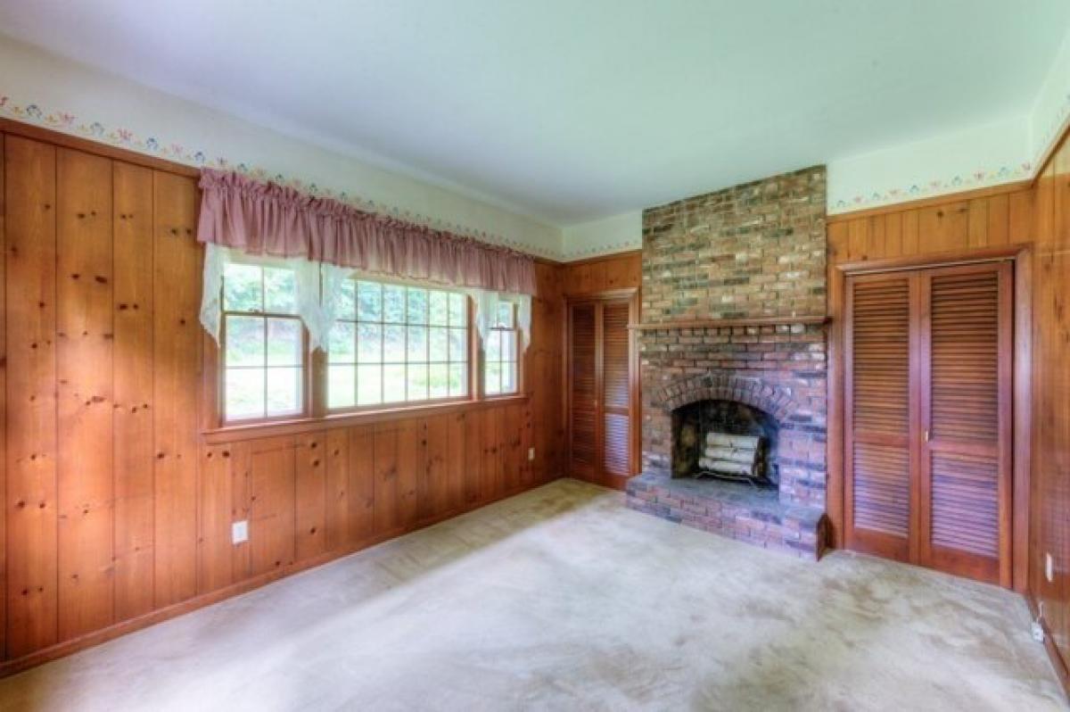 Picture of Home For Sale in Shrewsbury, Massachusetts, United States