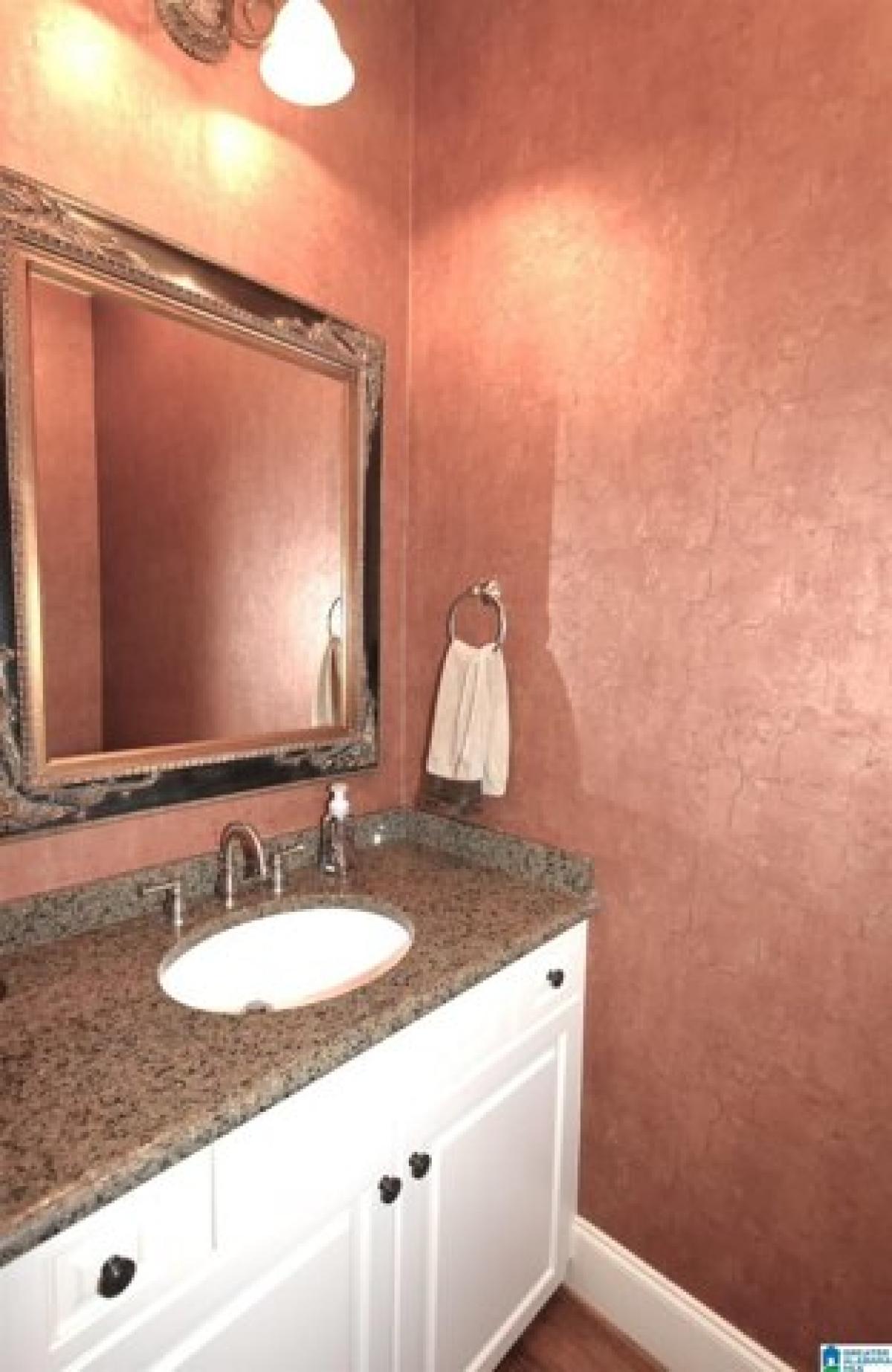 Picture of Home For Sale in Vestavia Hills, Alabama, United States