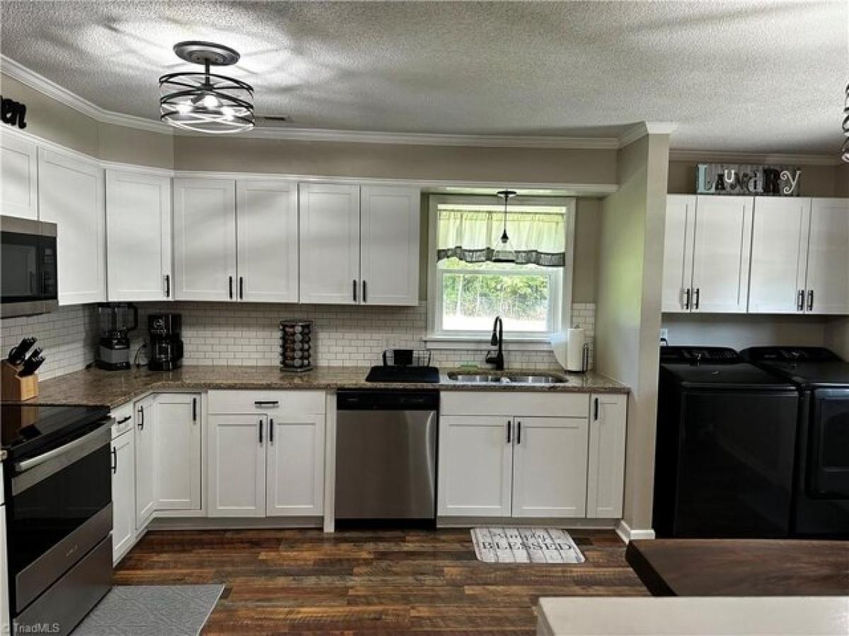 Picture of Home For Sale in Hays, North Carolina, United States