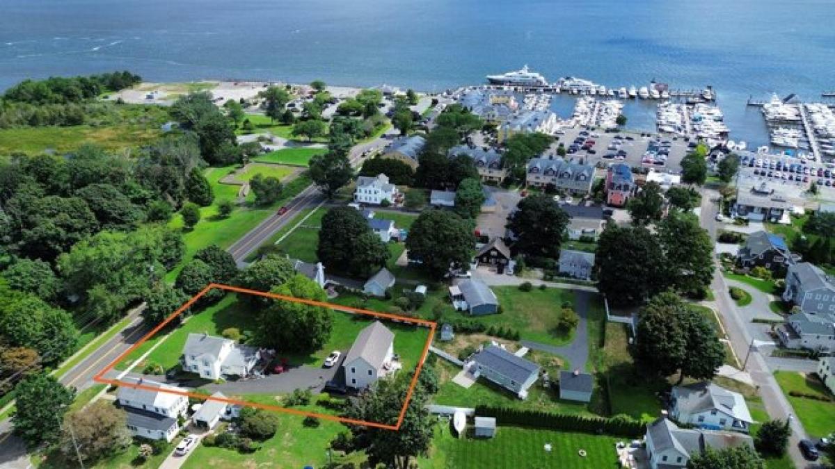 Picture of Home For Sale in Old Saybrook, Connecticut, United States