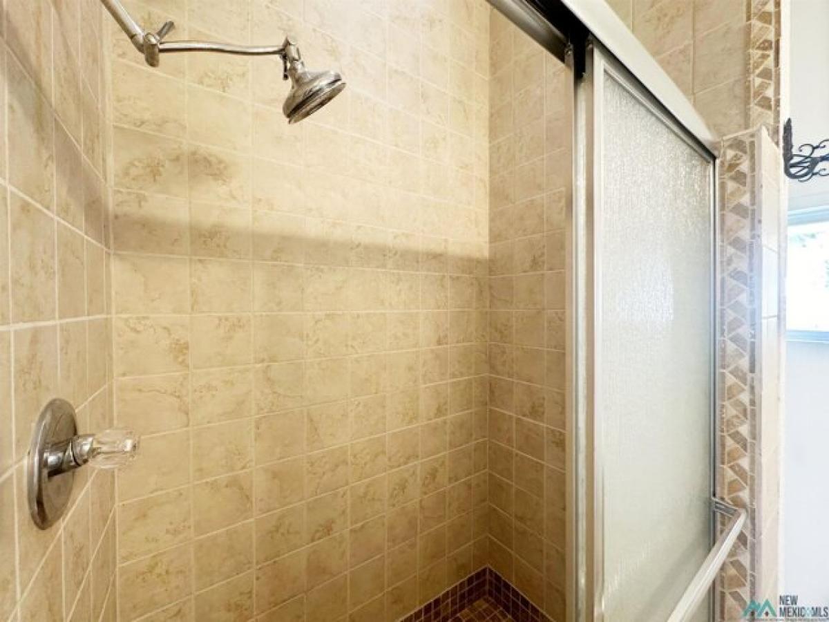 Picture of Home For Sale in Las Vegas, New Mexico, United States