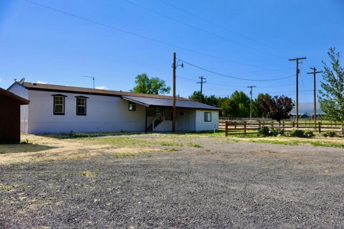 Picture of Home For Sale in Terrebonne, Oregon, United States