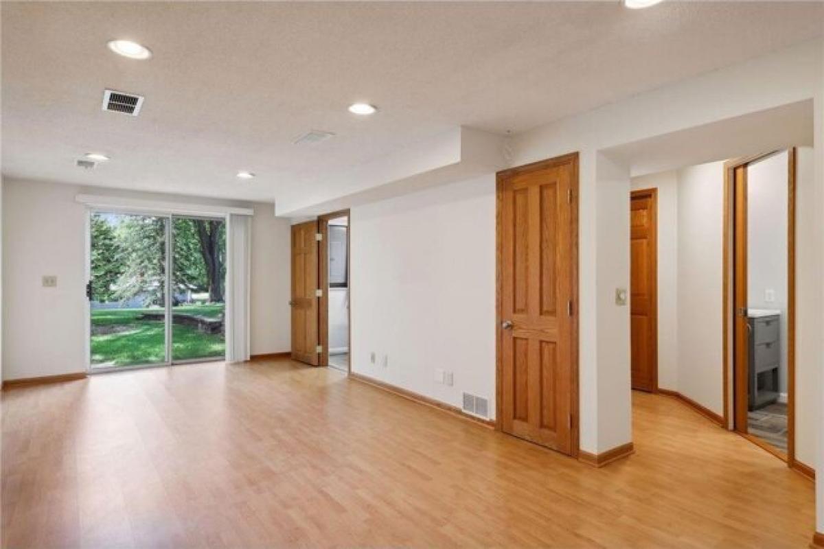 Picture of Home For Sale in Minnetonka, Minnesota, United States