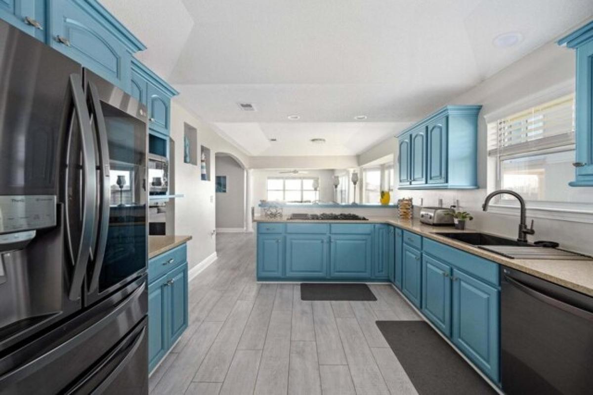 Picture of Home For Sale in Mary Esther, Florida, United States