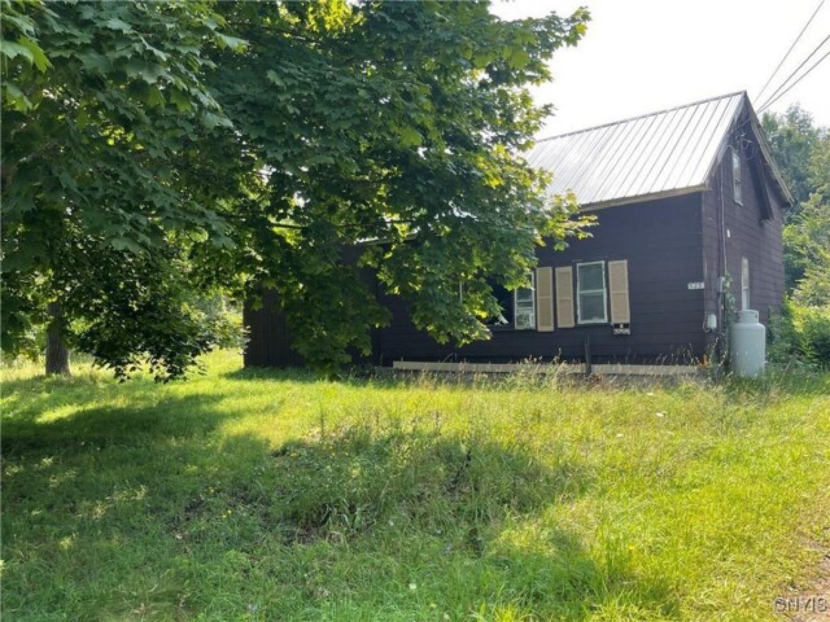 Picture of Home For Sale in Fulton, New York, United States