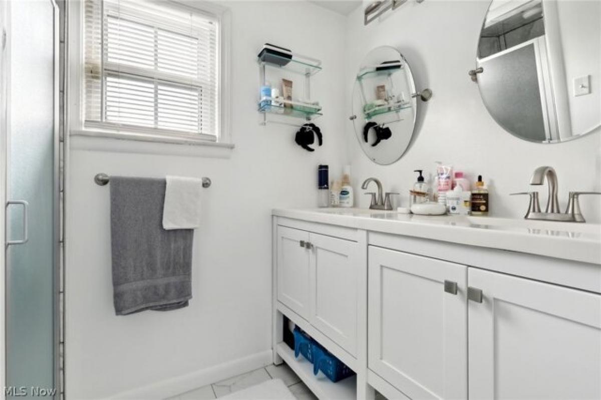 Picture of Home For Sale in Shaker Heights, Ohio, United States