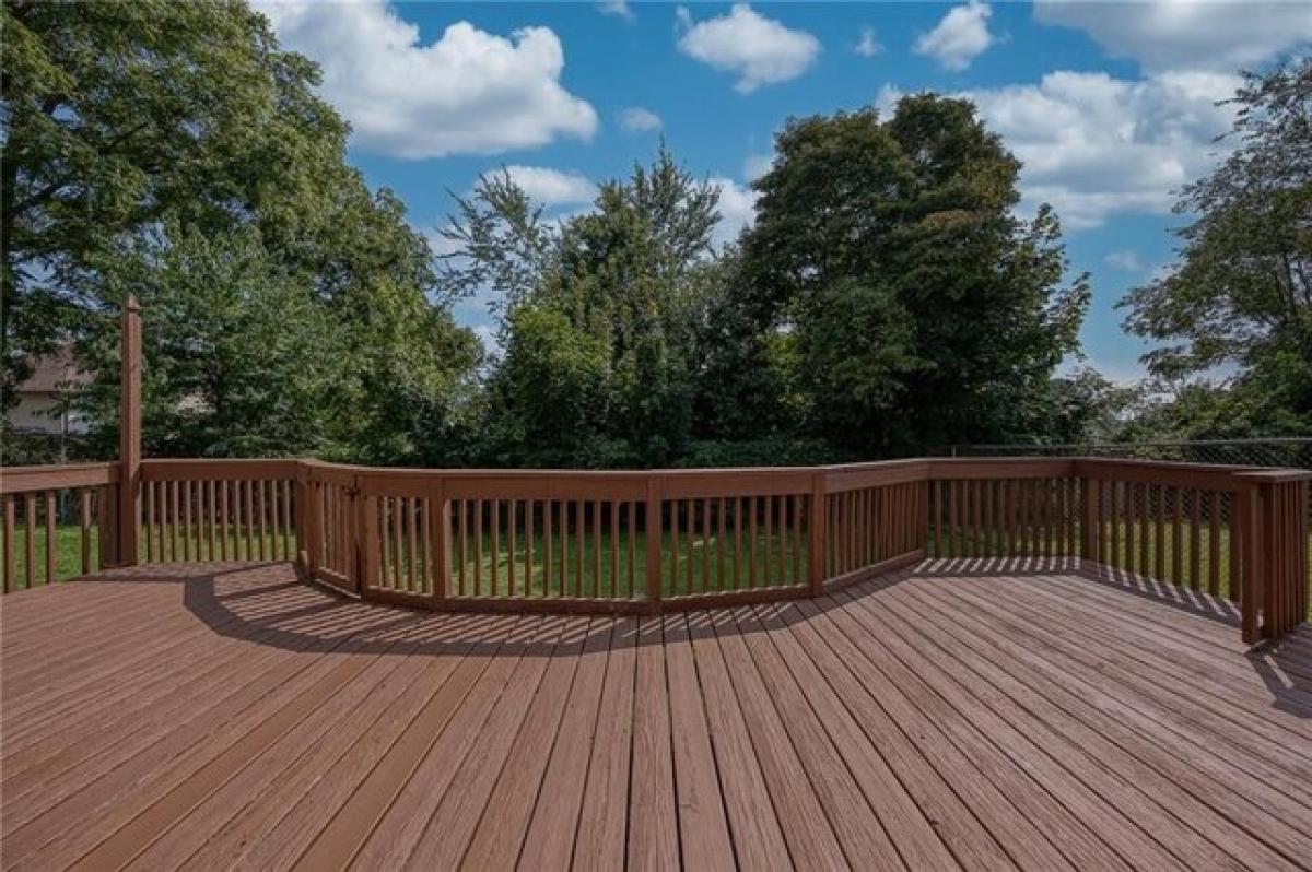 Picture of Home For Sale in New Castle, Pennsylvania, United States