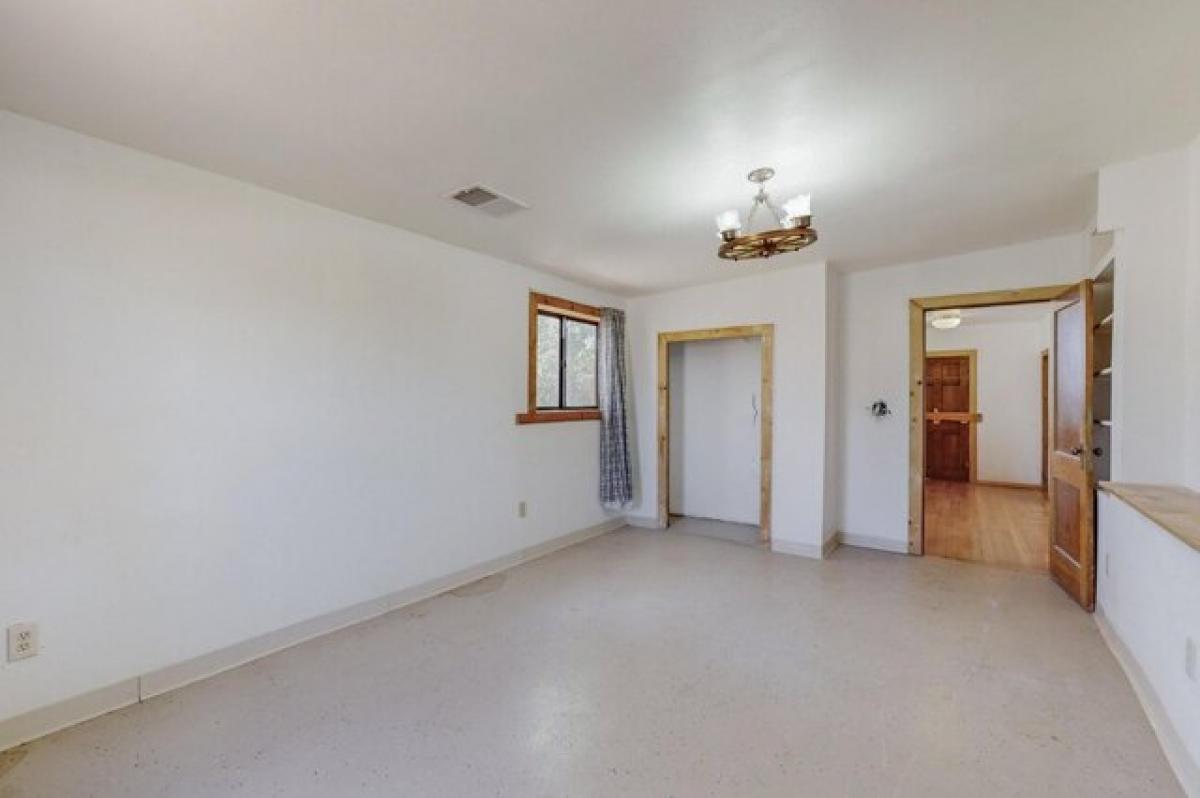 Picture of Home For Sale in Mountainair, New Mexico, United States