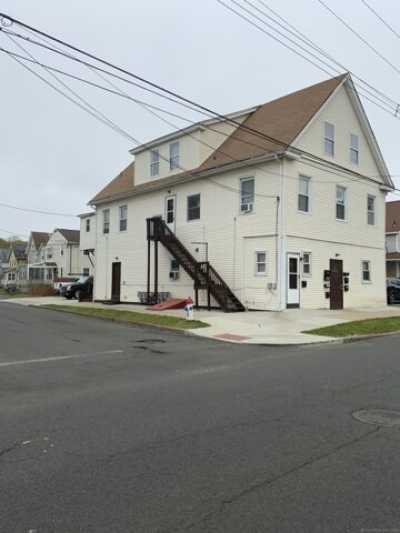 Home For Sale in West Haven, Connecticut