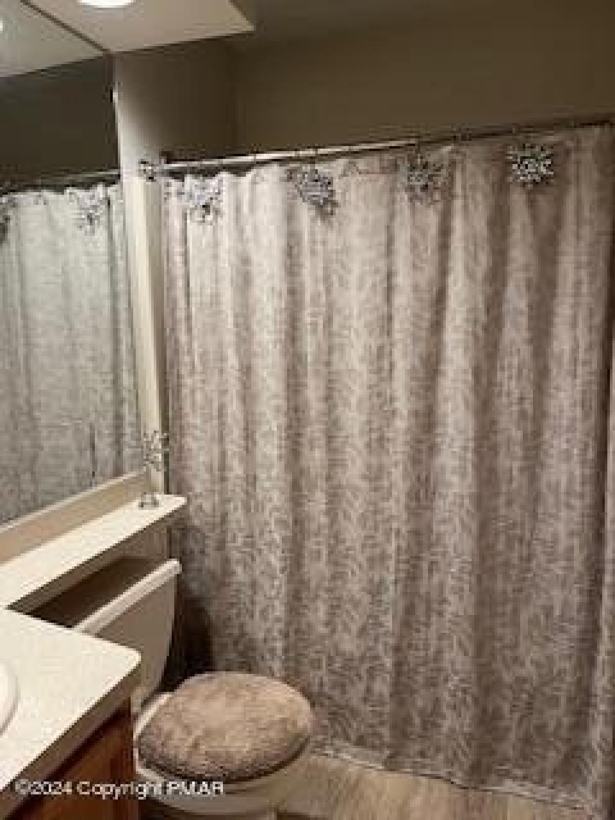 Picture of Home For Sale in Tannersville, Pennsylvania, United States