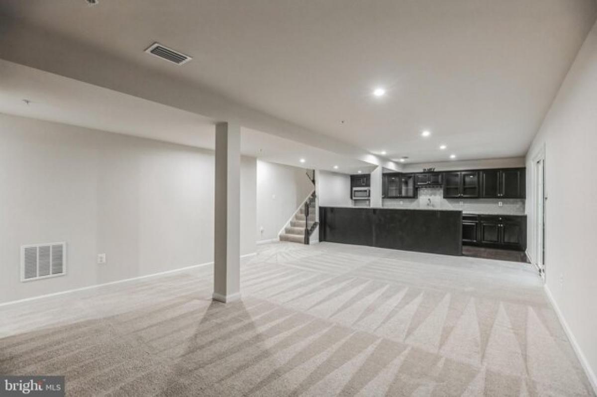 Picture of Home For Sale in White Plains, Maryland, United States