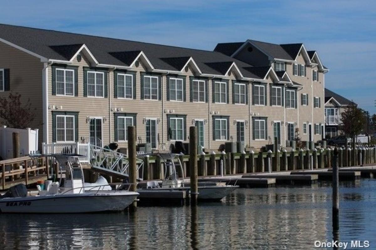 Picture of Apartment For Rent in East Rockaway, New York, United States