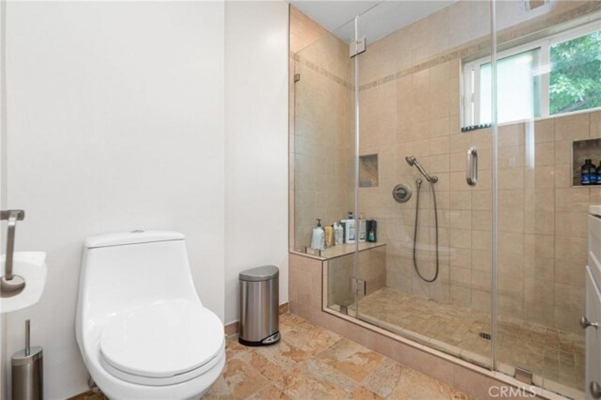 Picture of Home For Sale in Burbank, California, United States