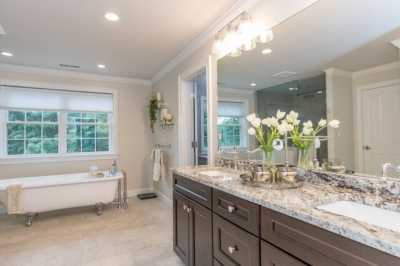 Home For Sale in Burlington, Massachusetts