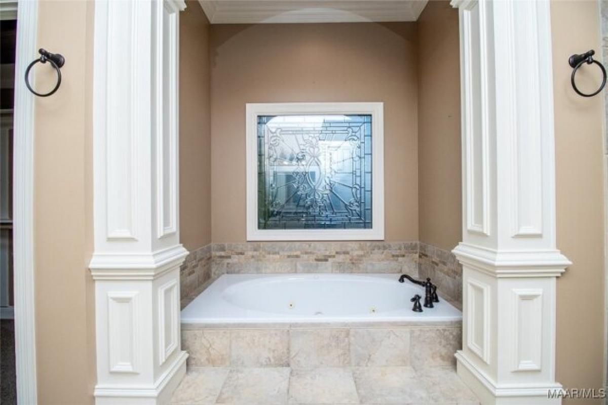 Picture of Home For Sale in Wetumpka, Alabama, United States