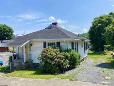Home For Rent in Fairmont, West Virginia