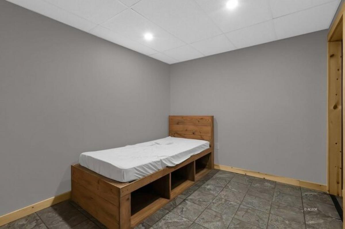 Picture of Home For Sale in Glouster, Ohio, United States