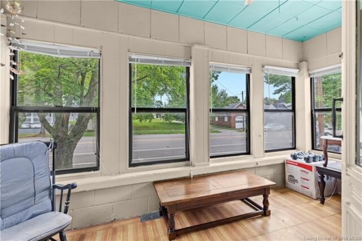 Picture of Home For Sale in New Albany, Indiana, United States