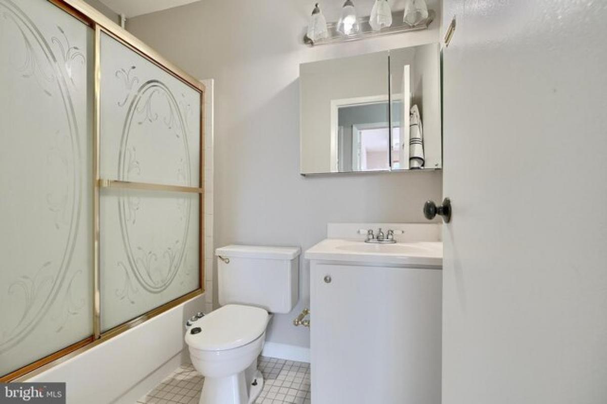 Picture of Home For Sale in Parkville, Maryland, United States