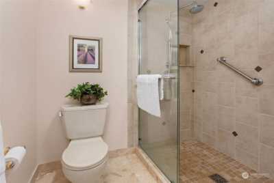 Home For Sale in Mill Creek, Washington