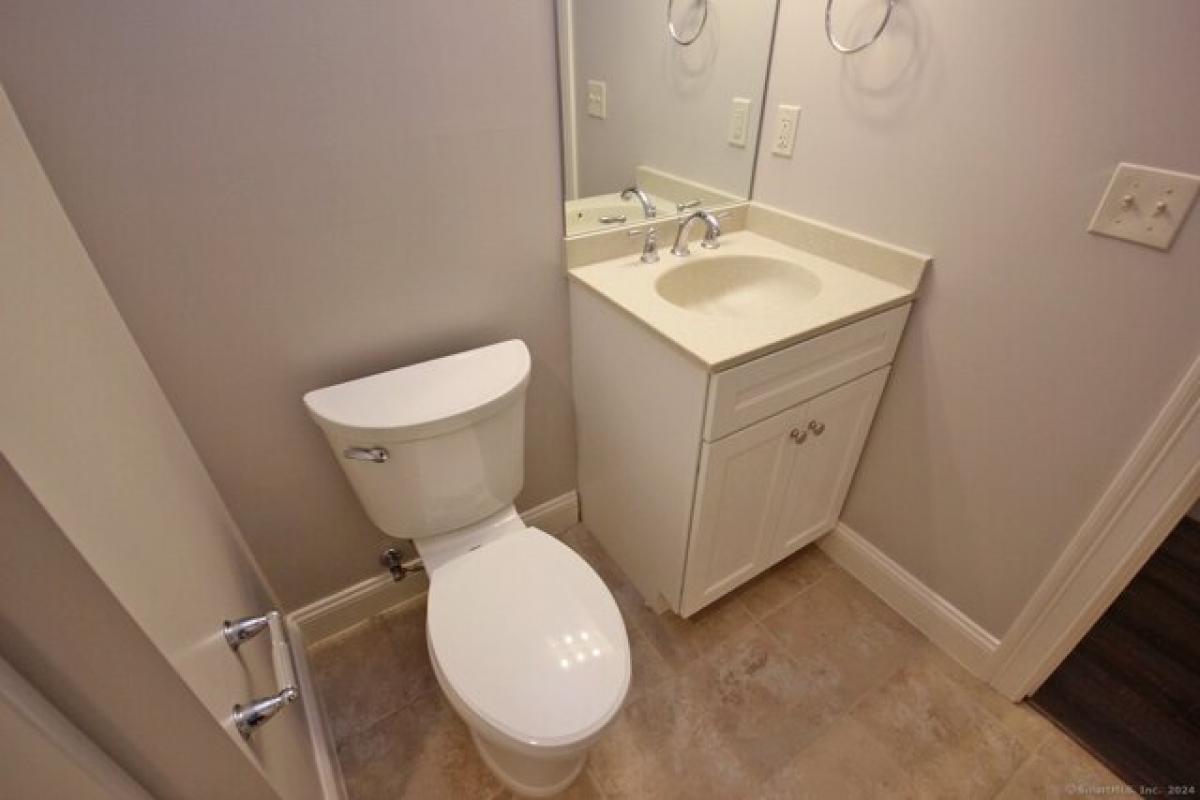 Picture of Home For Rent in East Hampton, Connecticut, United States