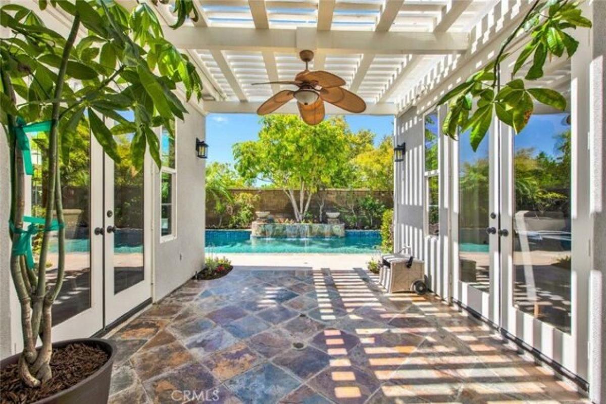 Picture of Home For Sale in Tustin, California, United States