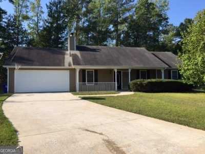 Home For Rent in Fayetteville, Georgia