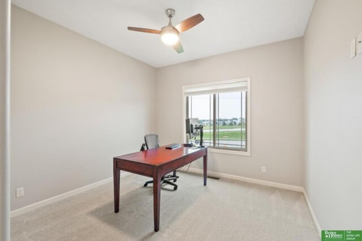 Picture of Home For Sale in Gretna, Nebraska, United States