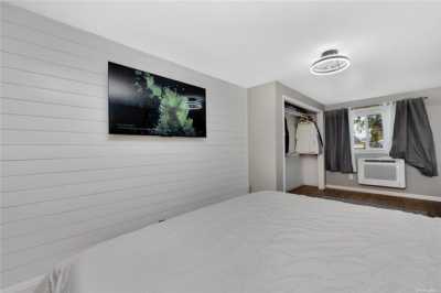 Home For Sale in Deer Park, New York