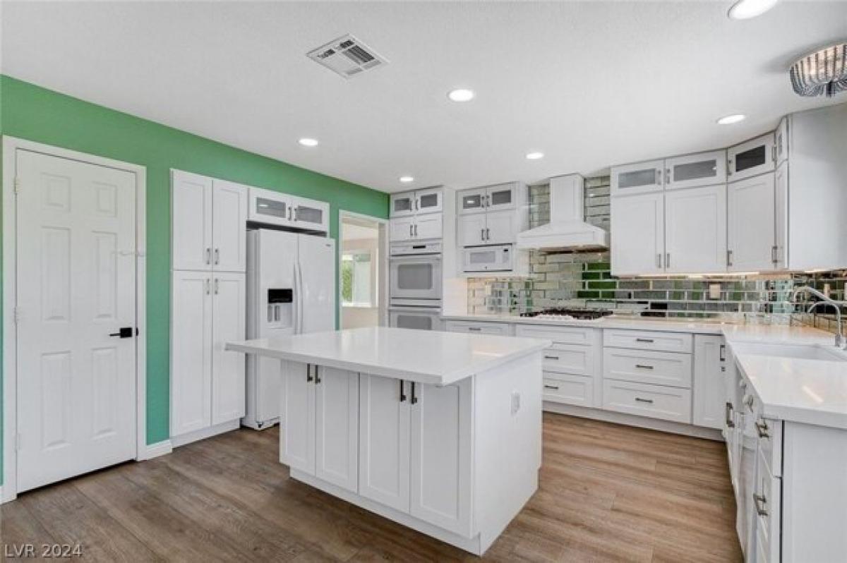 Picture of Home For Sale in Boulder City, Nevada, United States