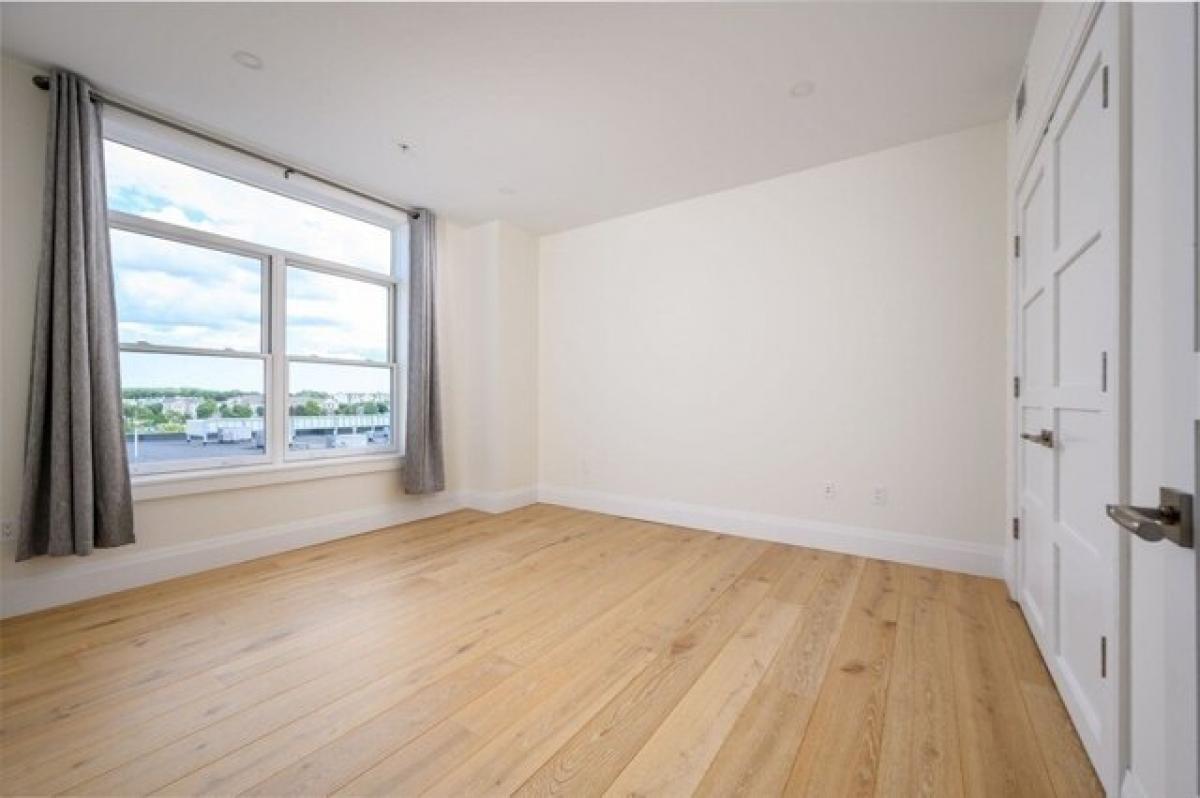 Picture of Home For Sale in Hingham, Massachusetts, United States