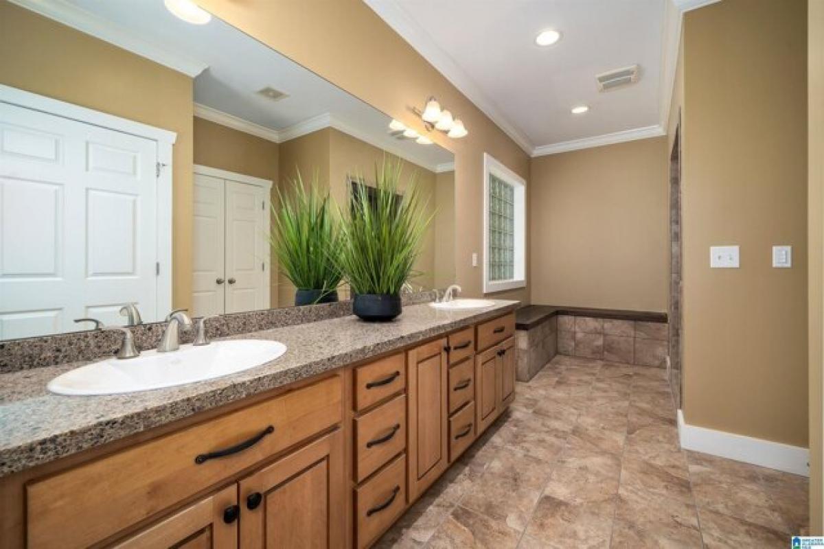 Picture of Home For Sale in Bessemer, Alabama, United States