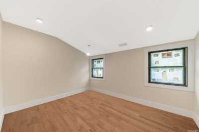 Home For Sale in Southold, New York