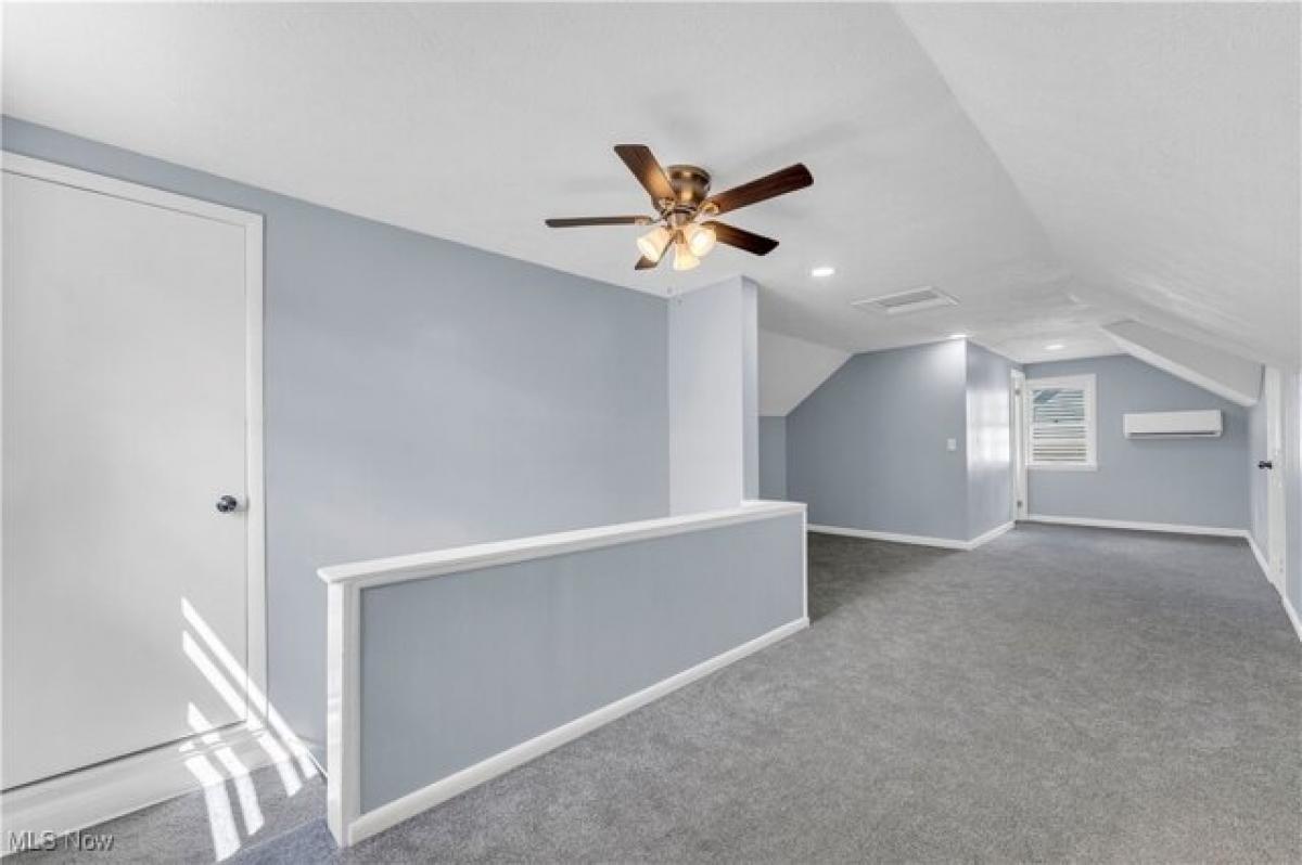 Picture of Home For Sale in Maple Heights, Ohio, United States