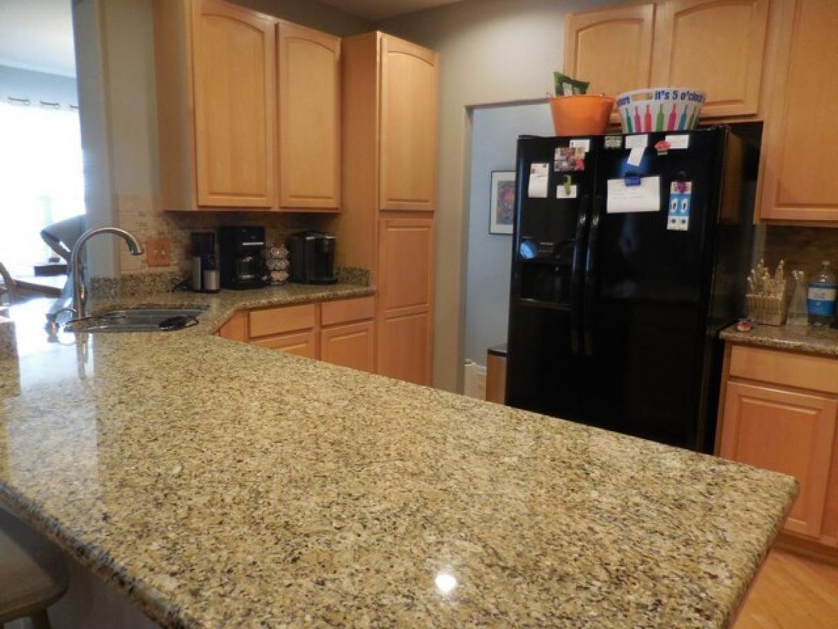 Picture of Home For Sale in Geneva, Illinois, United States