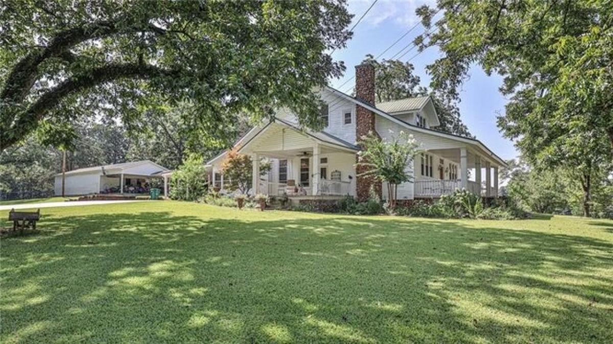 Picture of Home For Sale in Lafayette, Alabama, United States
