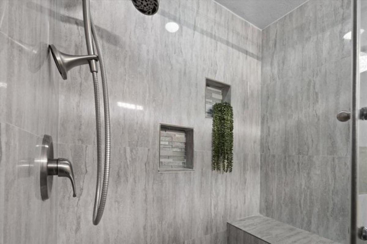 Picture of Home For Sale in Polson, Montana, United States