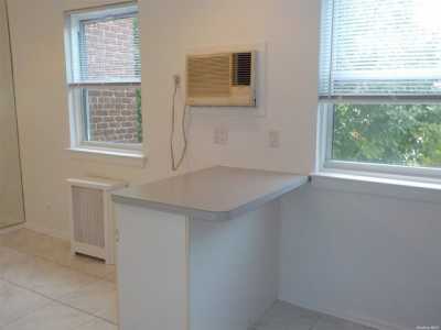 Home For Sale in Glen Oaks, New York