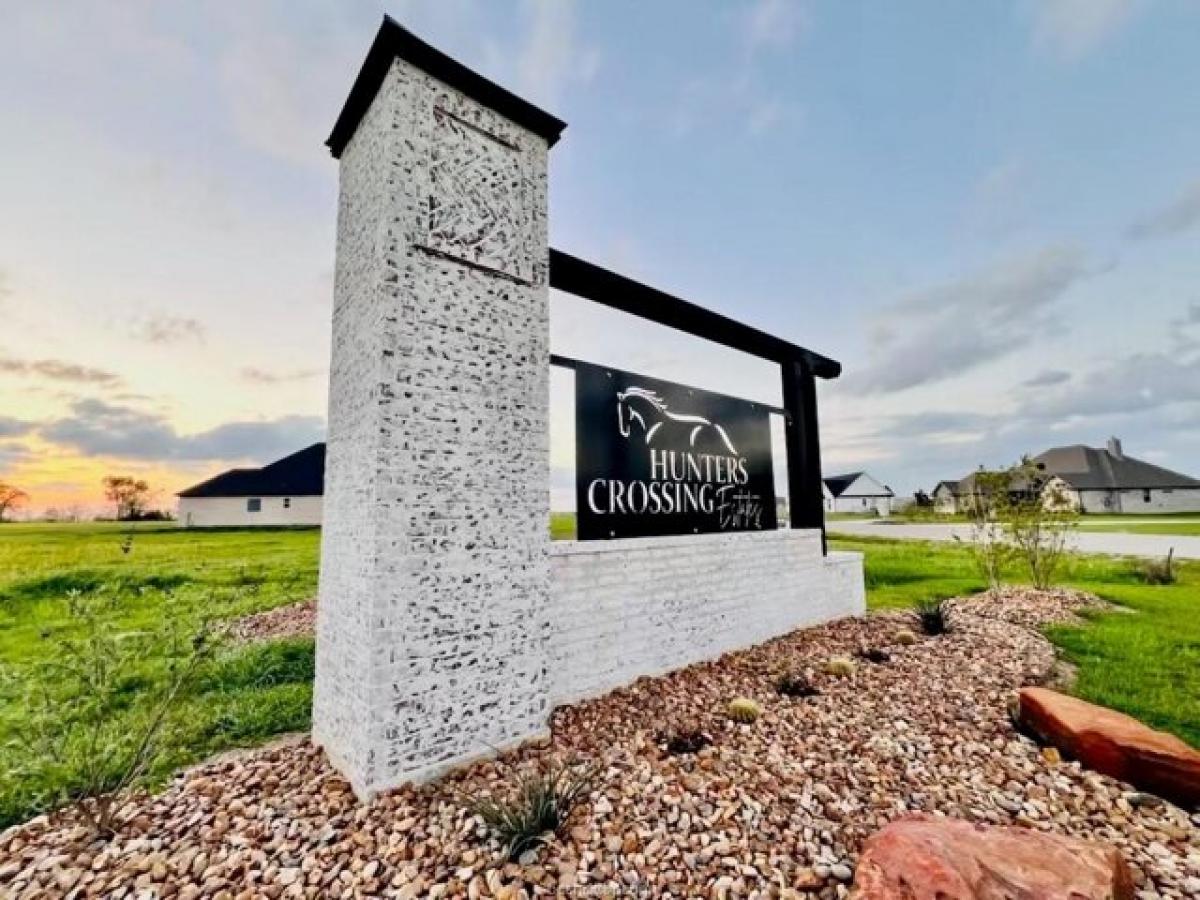 Picture of Residential Land For Sale in Bryan, Texas, United States